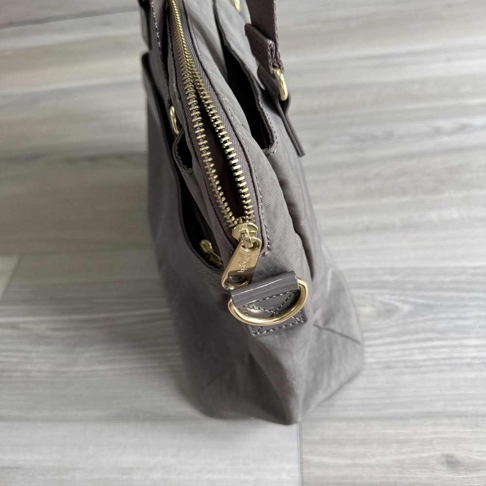 Kipling Dolan Nylon Patent Leather Shoulder Bag Beige Taupe Brown Gold Like New - Picture 4 of 16